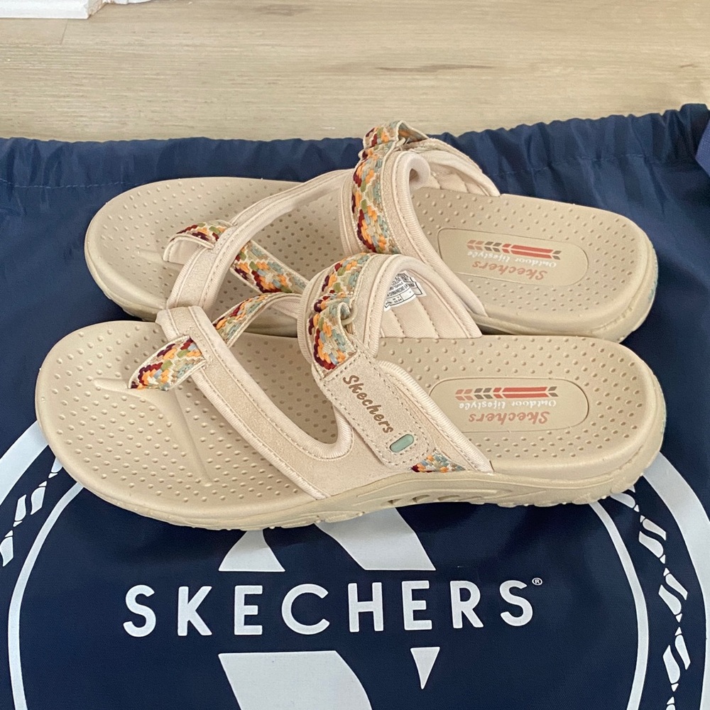 Skechers Tan Sandals with Colorful Accents BRAND NEW - Picture 3 of 6